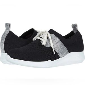 Munro Sandi Black Knit Sneakers in Black with Silver Detail, Size 5.5 NWOB